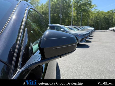 Used 2025 BMW 740i xDrive AWD/4WD image 11