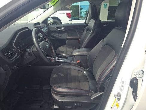 Certified 2022 Ford Escape SEL w/ SEL Stealth AWD Package image 11