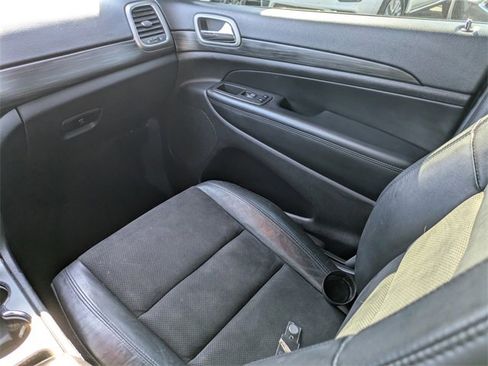 Used 2021 Jeep Grand Cherokee Laredo X image 14