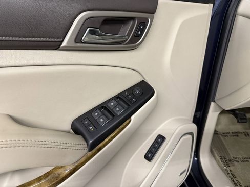 Used 2017 GMC Yukon XL Denali image 28