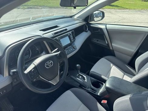 Used 2013 Toyota RAV4 XLE image 9