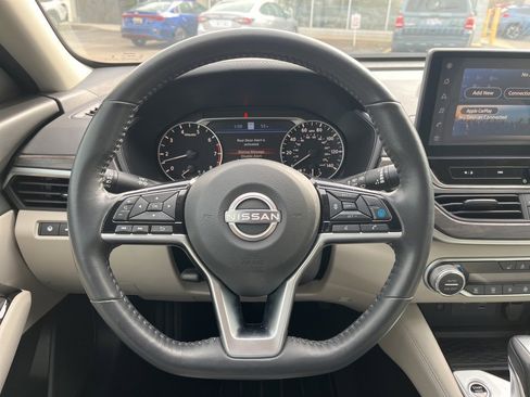 Used 2024 Nissan Altima 2.5 SL image 12