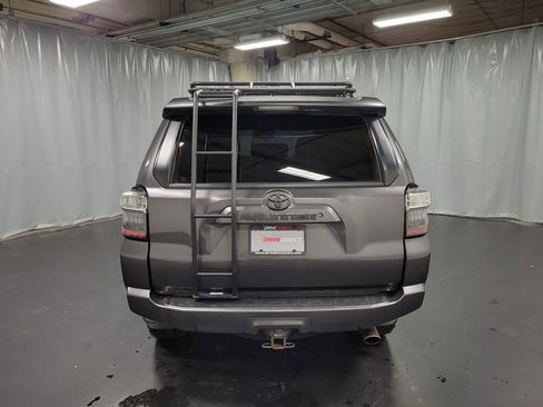 Used 2016 Toyota 4Runner SR5 image 7