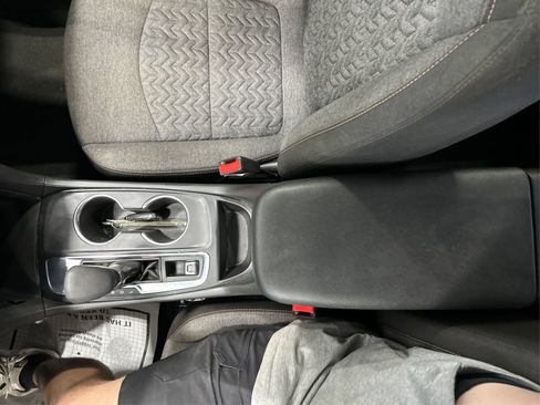 Used 2023 Chevrolet Equinox LT FWD image 14