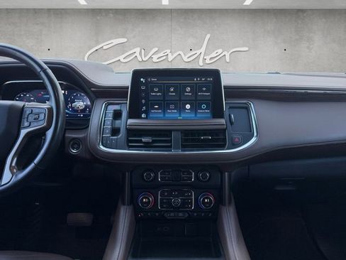 Used 2023 Chevrolet Suburban High Country image 3