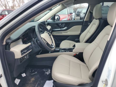 New 2026 Lincoln Corsair Premiere image 12