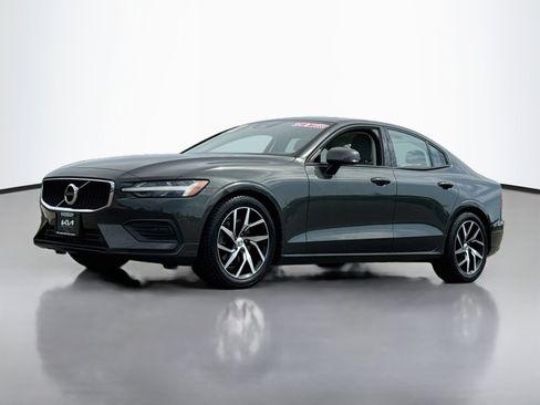 Used 2020 Volvo S60 T5 Momentum FWD image 3