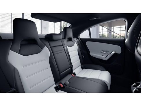 Certified 2022 Mercedes-Benz CLA 35 AMG 4MATIC image 5