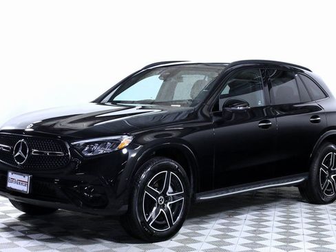 Used 2026 Mercedes-Benz GLC 300 4MATIC image 3