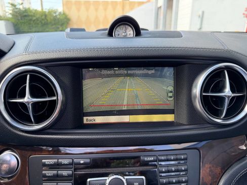 Used 2013 Mercedes-Benz SL 550 image 24