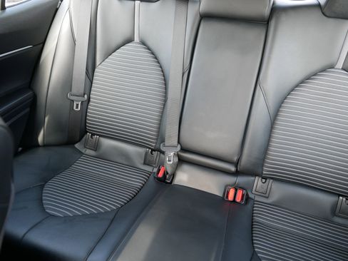 Used 2023 Toyota Camry SE FWD image 12