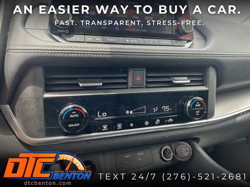 Used 2025 Nissan Rogue SV FWD image 22