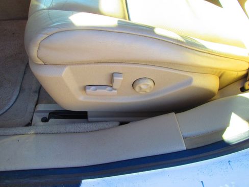 Used 2006 Cadillac STS 4dr Sdn V8 w/ Preferred Equipment Group image 11