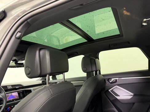 Used 2025 Audi Q3 2.0T Premium w/ Convenience Package image 16