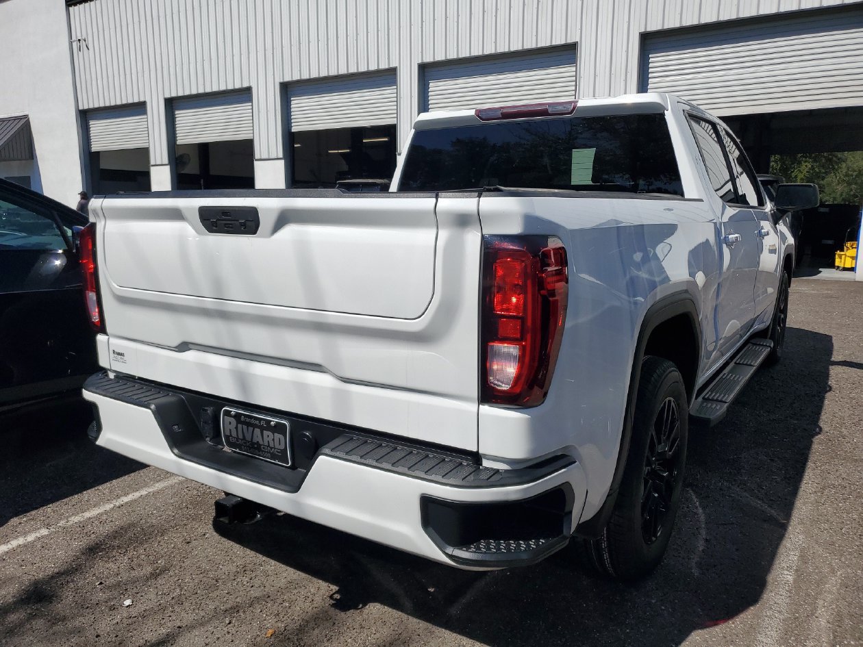 Used 2022 GMC Sierra 1500 Elevation w/ LPO, Elevation Black Package AWD/4WD image 4