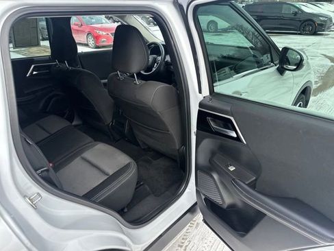 Used 2022 Mitsubishi Outlander ES image 17