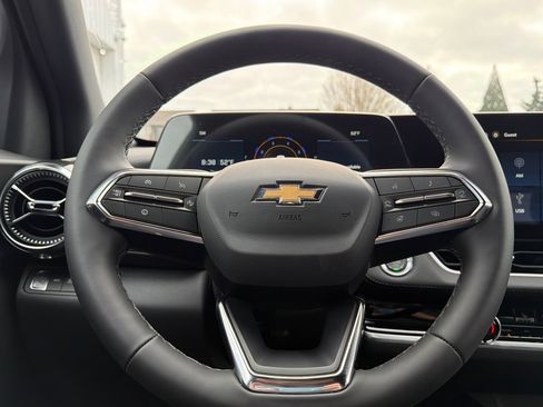 New 2026 Chevrolet Equinox LT w/ Convenience Package II AWD/4WD image 21