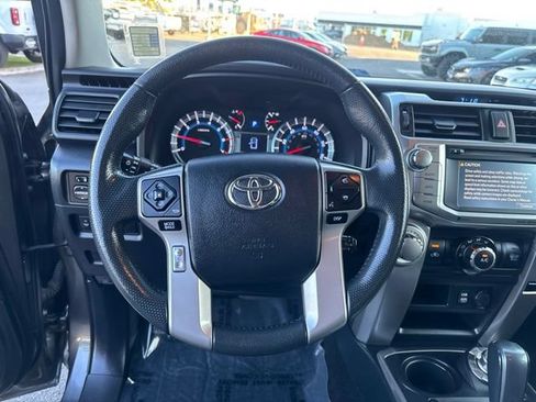 Used 2019 Toyota 4Runner SR5 AWD/4WD image 21