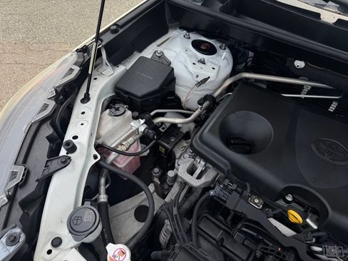 Used 2019 Toyota RAV4 XLE Premium FWD image 36