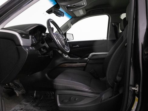 Used 2018 GMC Yukon SLE w/ SLE Value Package image 17