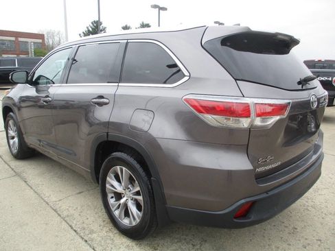 Used 2014 Toyota Highlander XLE AWD/4WD image 4