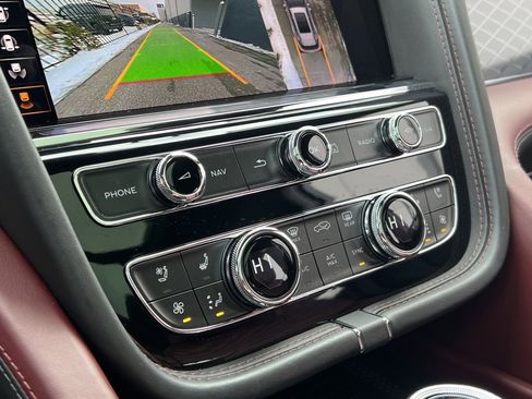 Certified 2023 Bentley Bentayga Extended Wheelbase image 33