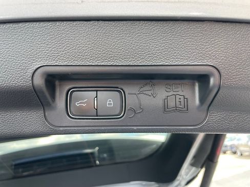 Used 2020 Ford Explorer XLT w/ Comfort Package AWD/4WD image 30