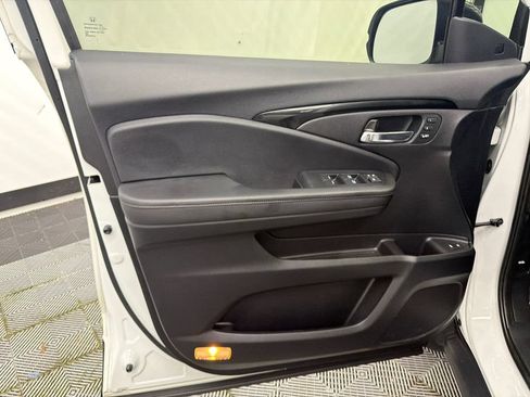 Used 2021 Honda Passport Touring image 11
