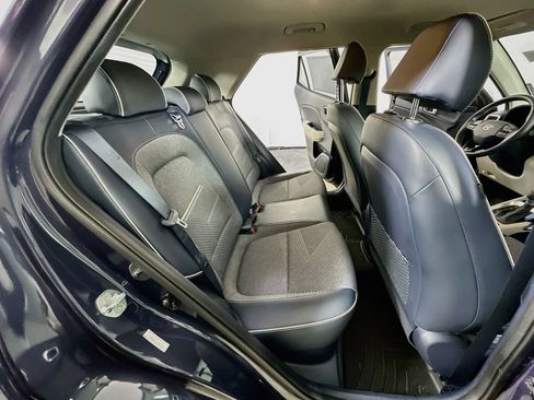 Used 2021 Hyundai Venue FWD image 10