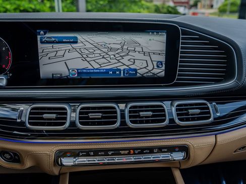 Used 2024 Mercedes-Benz GLE 350 4MATIC w/ AMG Line Exterior image 10