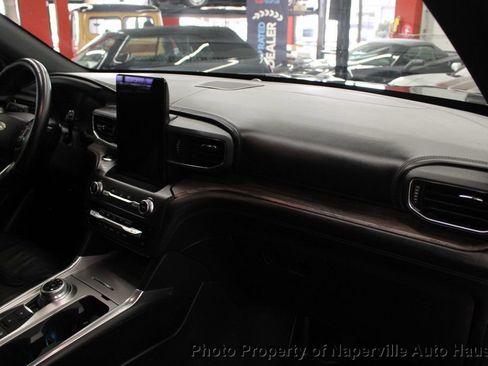 Used 2020 Ford Explorer Platinum w/ Premium Technology Package AWD/4WD image 49