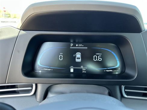 New 2025 Hyundai Elantra SE image 28