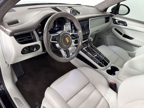 Certified 2021 Porsche Macan Turbo AWD/4WD image 26