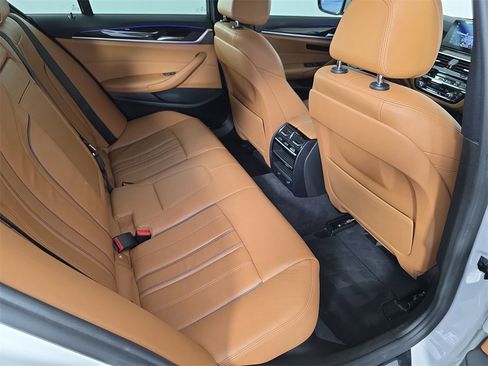 Used 2017 BMW 530i image 38