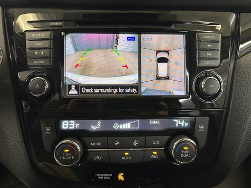 Used 2021 Nissan Rogue Sport SL w/ Premium Package image 16