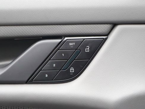 Used 2022 Porsche Taycan image 34