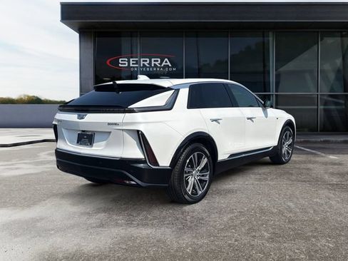Used 2024 Cadillac Lyriq Luxury AWD/4WD image 5