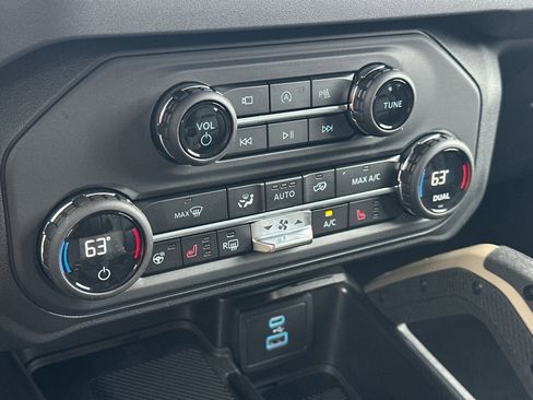 New 2025 Ford Bronco Badlands AWD/4WD image 30