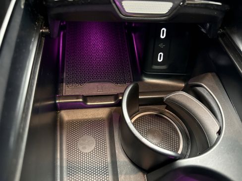 Used 2025 Mercedes-Benz GLC 300 4MATIC image 17