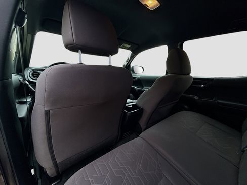 Used 2017 Toyota Tacoma TRD Sport w/ Tow Package image 23