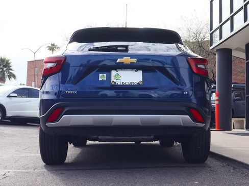 Used 2024 Chevrolet Trax LT w/ Driver Confidence Package image 12