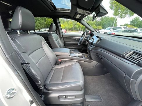 Used 2025 Honda Passport EX-L image 32