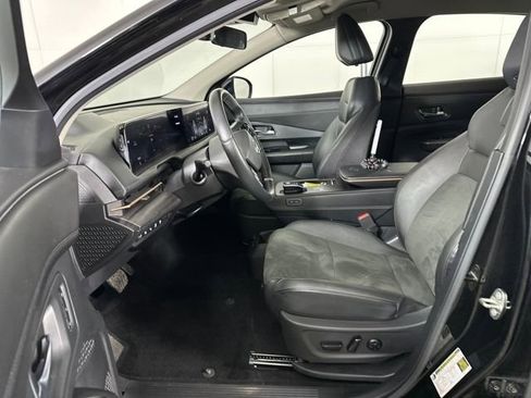 Used 2023 Nissan Ariya FWD image 11