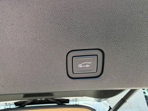Certified 2024 Cadillac XT6 Premium Luxury w/ Platinum Package FWD image 13