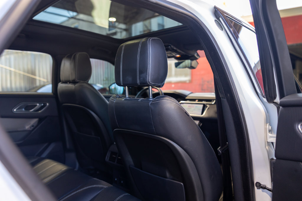 Used 2018 Land Rover Range Rover Velar S AWD/4WD image 52