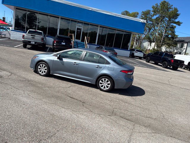 Used 2025 Toyota Corolla LE FWD image 22
