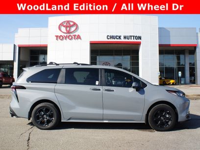 Used 2025 Toyota Sienna XLE Woodland Edition