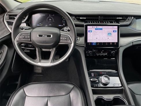 Used 2023 Jeep Grand Cherokee 4WD 4xe image 11