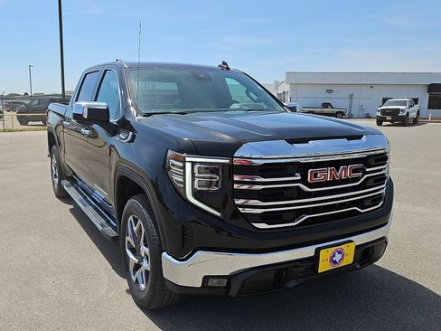 New 2026 GMC Sierra 1500 SLT RWD image 7