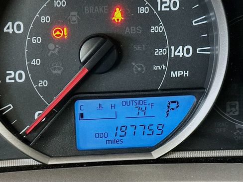 Used 2015 Toyota RAV4 XLE FWD image 15